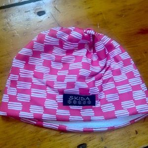 Skida (Vermont made- check them out skida.com) Children’s fleece lined hat.